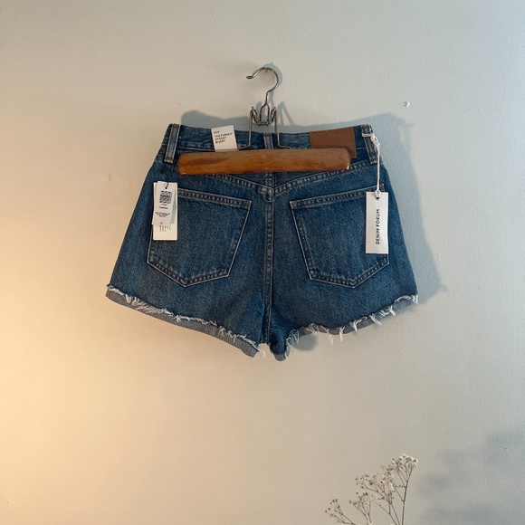 DENIM FORUM - Farrah Cheeky Short - Size 25 - Picture 2 of 3